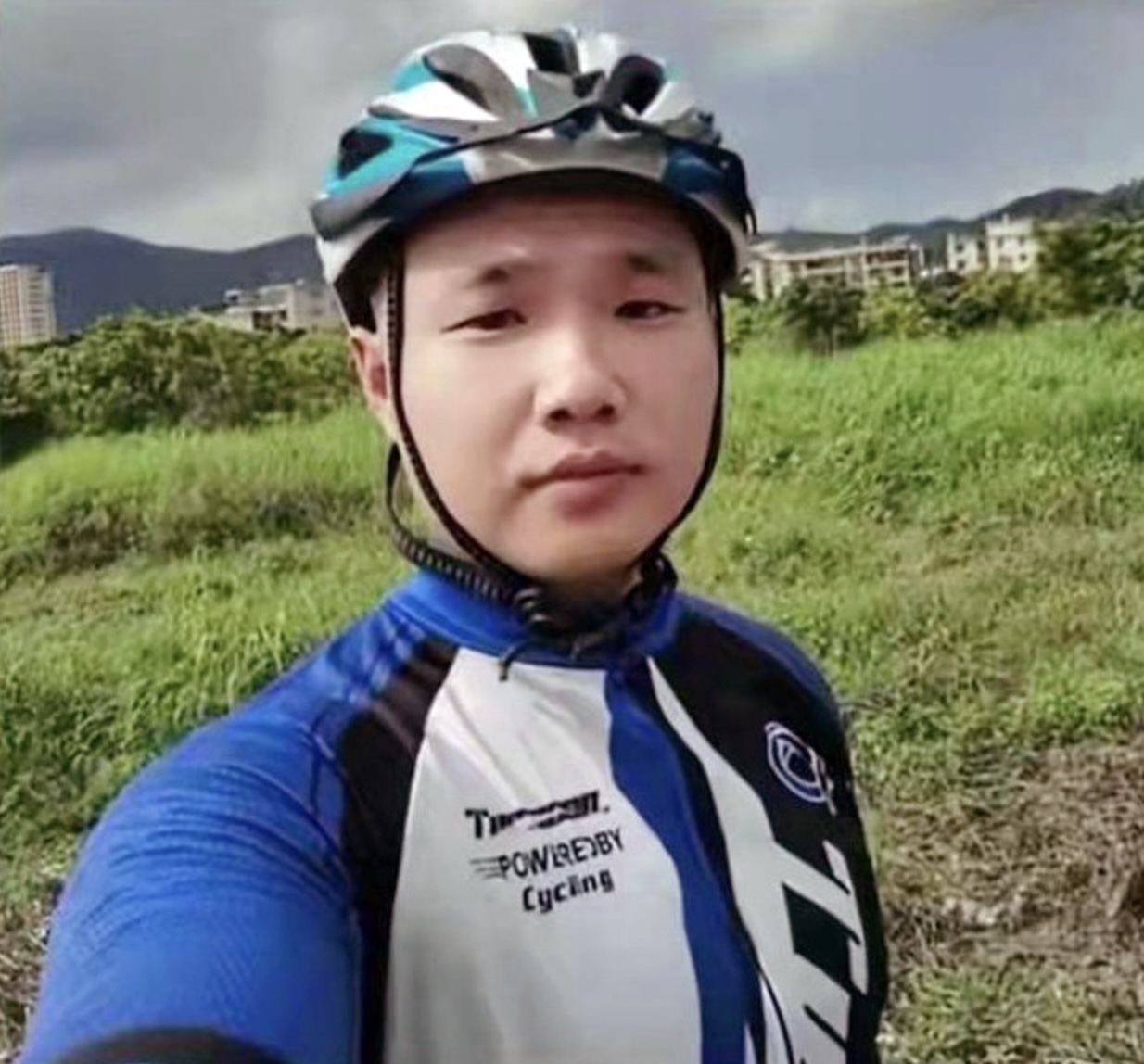 網民：「出發時是18歲，回來的時候68歲」