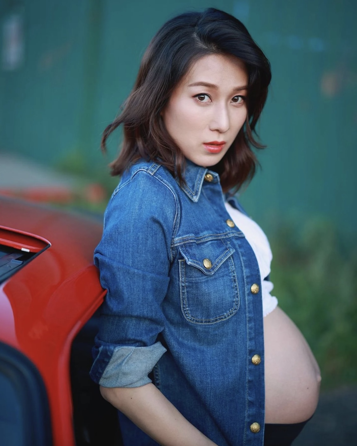 鍾嘉欣於去年10月在加拿大家中誕下細女Anika。