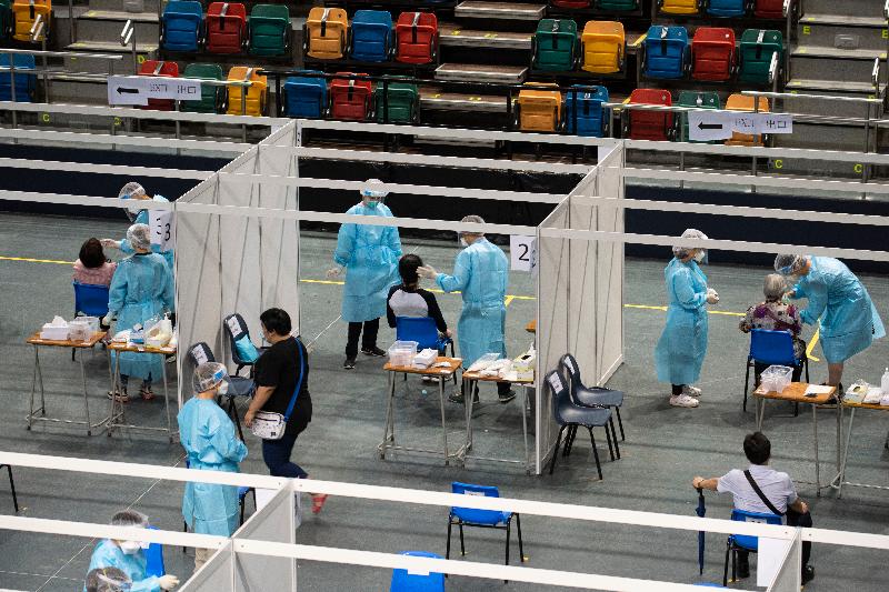 港府宣布，由3月22日起，只會保留五個使用量較高的社區檢測中心及檢測站。