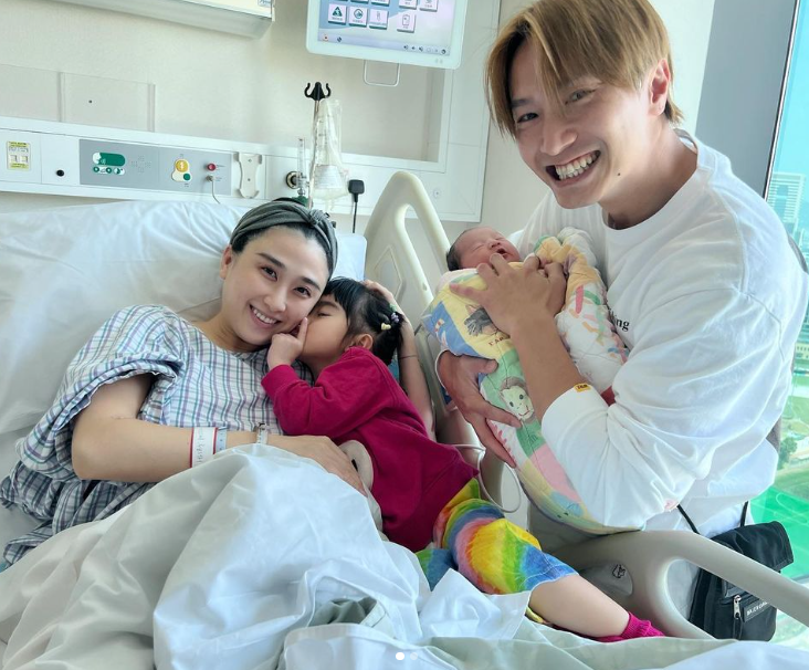 恭喜陳柏宇與太太符曉薇喜迎細女,夫妻倆於近日宣布女兒順利出世。