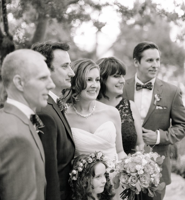 有一項是「在女兒的婚禮上跳舞」，勞拉在她結婚時打開了一瓶父親在他出生時埋下的一瓶葡萄酒，上面標注「在勞拉的婚禮打開」，她喝下後就說「這下酒就在我們肚子裡跳舞了」.