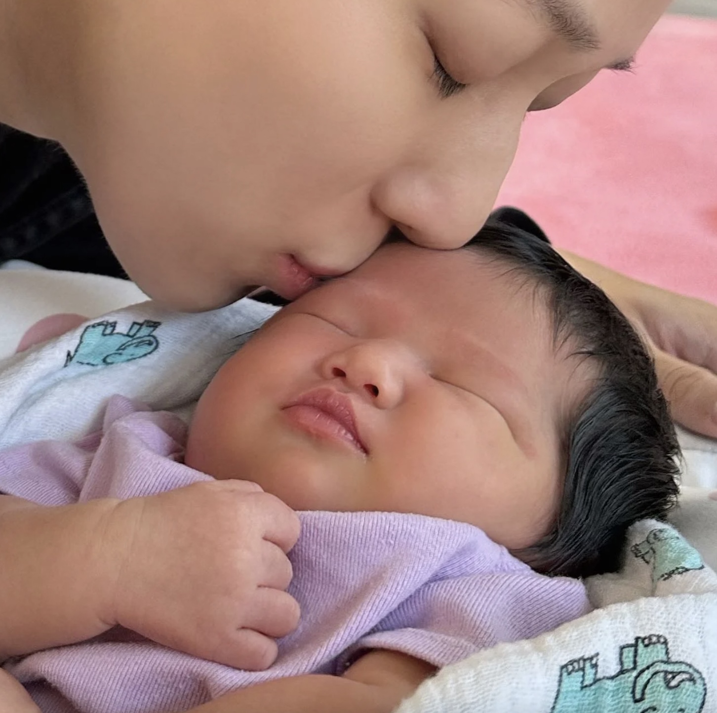 當見到女兒出生後就立即忘掉所有痛楚。