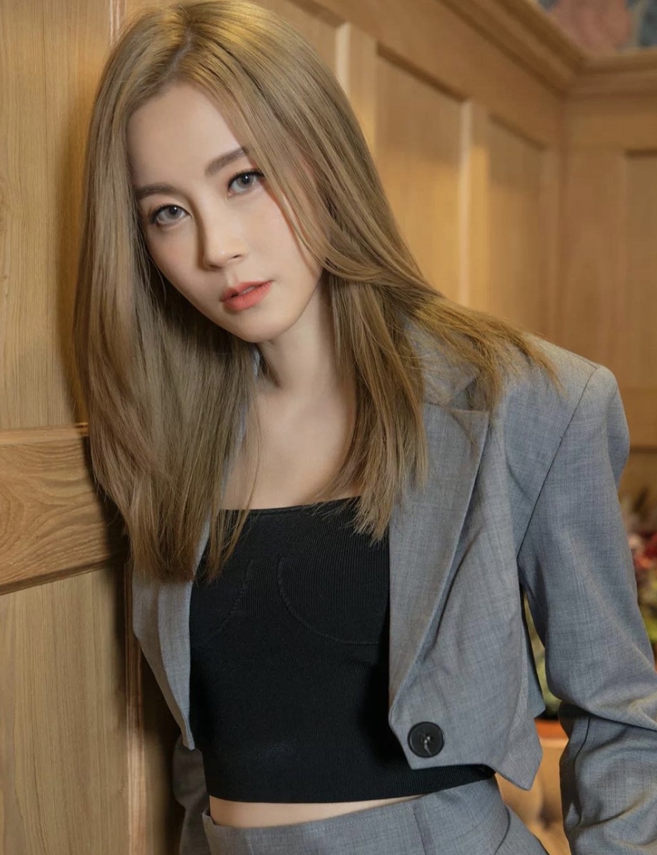 傅穎雖然年過30,但身材和外貌依然保養得宜!