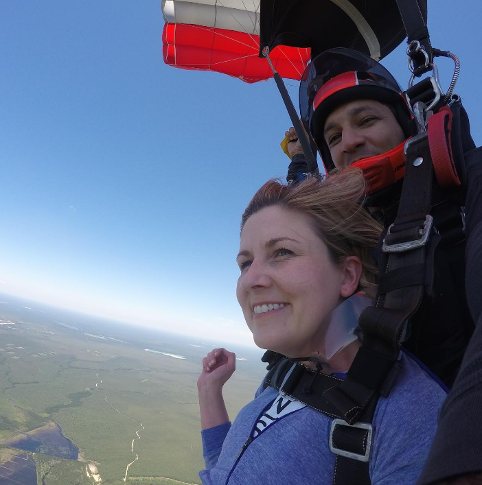 在這份願望清單中，有易有難,勞拉依然剋服恐懼積極完成願望。