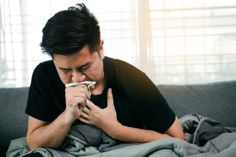 咳嗽主要的原因是由於肺部的腫瘤不斷地增長,從而出現壓迫氣道。