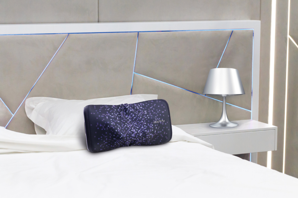 【在職型媽媽必用】OSIM無線3D暖暖枕的雙向揉捏動作能進行深層肌肉按摩,再加上無線功能,不但適合媽媽在家中和辦公室使用,也能在旅途中按壓腰背,即時緩解酸痛。