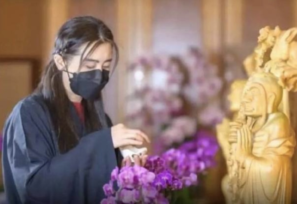 即便戴著口罩也難掩出眾氣質!