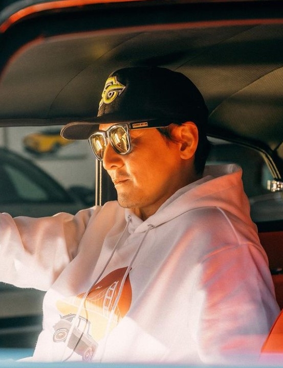 吳彥祖的臉上可見到若隱若現的皺紋。