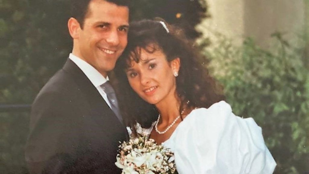 意大利一對夫妻於1990年結婚,沒想到新婚僅1年半,妻子在隔年平安夜遭遇嚴重車禍,不幸變成植物人。
