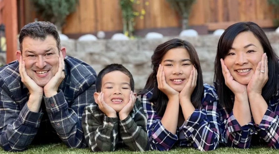 Casey的車輛有年僅11歲的女兒Sofia與6歲的兒子James,但可惜的是這兩位孩子在見證了父親的善舉後,接踵而來的是父親的魂斷現場。