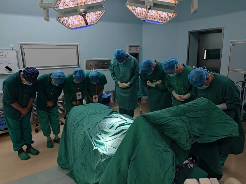 家屬忍痛捐出她的器官,最終成功挽救3名患者的生命。