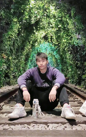 由於搶救時間過長導致腦水腫非常嚴重,自主呼吸微弱,腎功能也沒有恢復,需要轉到ICU,最終被診斷為肺栓塞導致呼吸與心跳驟停。