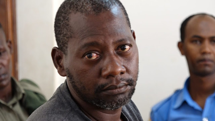 51歲教主Paul Nthenge Mackenzie於2003年突然向外宣稱自己接到召喚,然後就成立了「佳音國際教會」/。