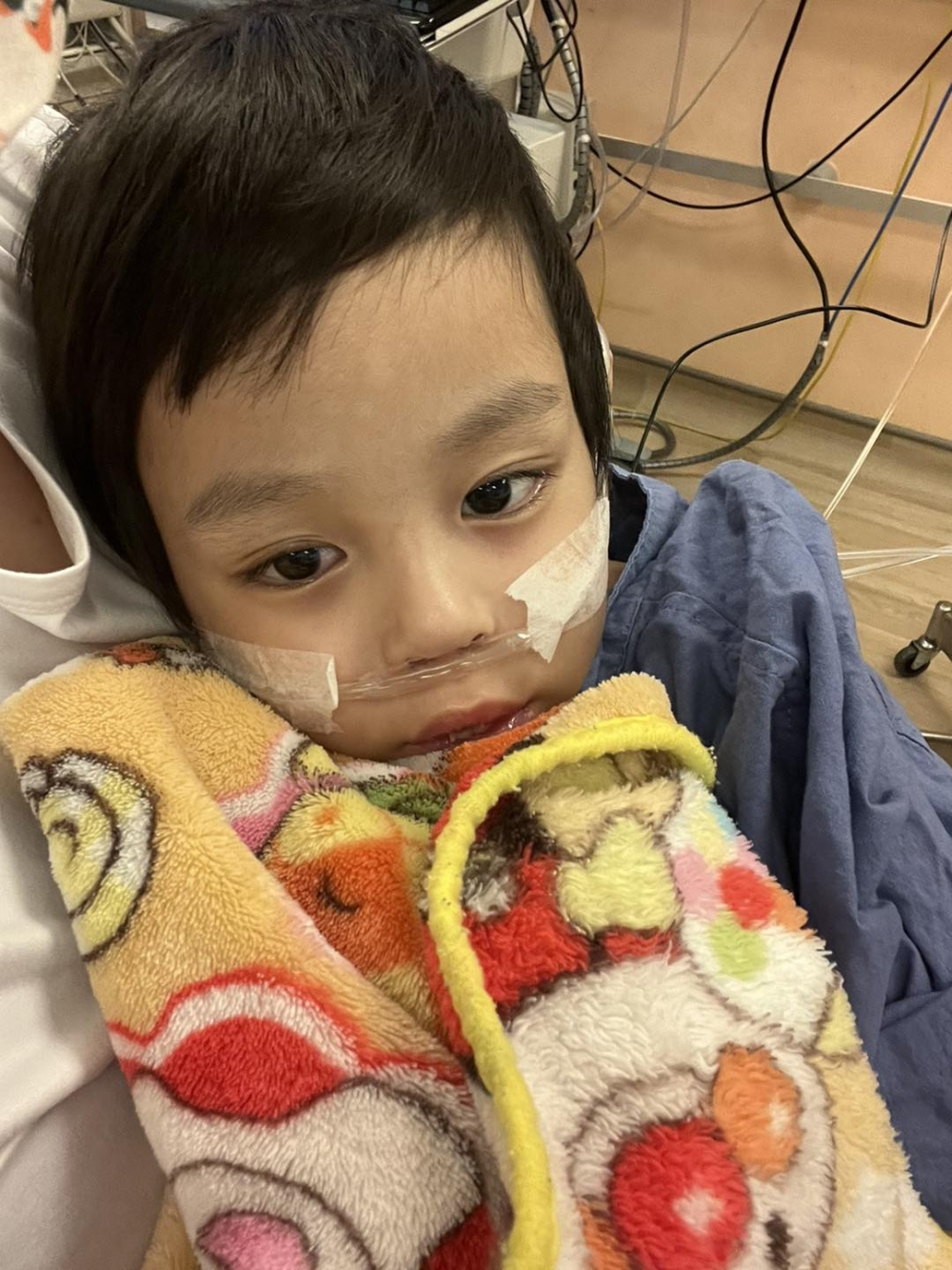 信信自從去年2月換肝手術成功後情況一直反覆。