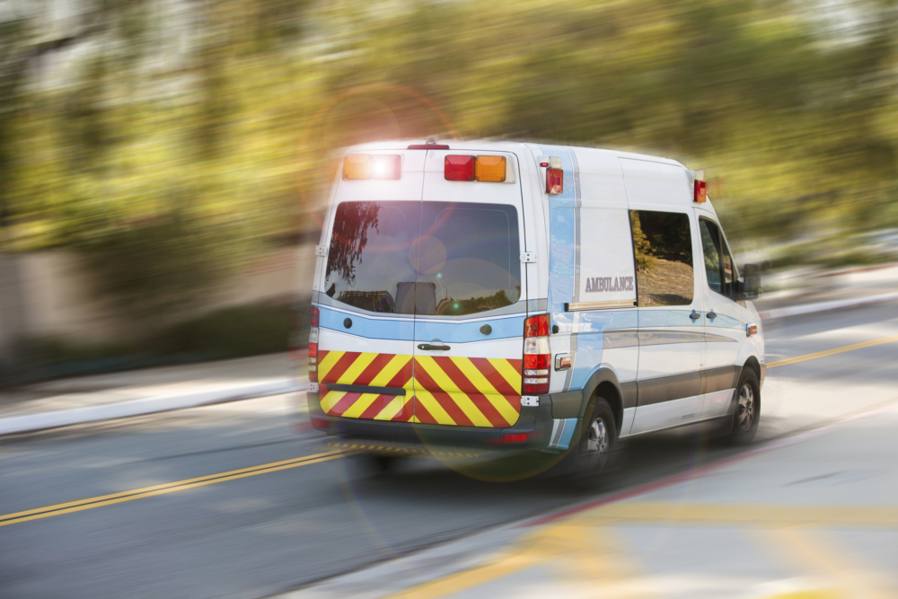 心血管阻塞有關？診所卻告知救護車因零件故障，無法提供救護車服務。