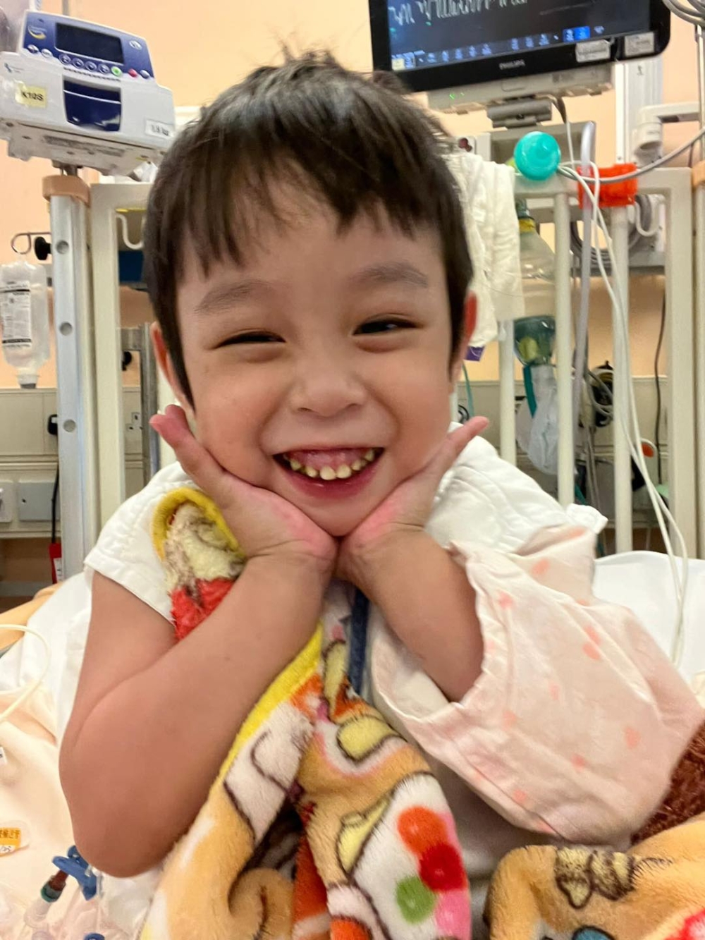 信信看起來精神非常好。