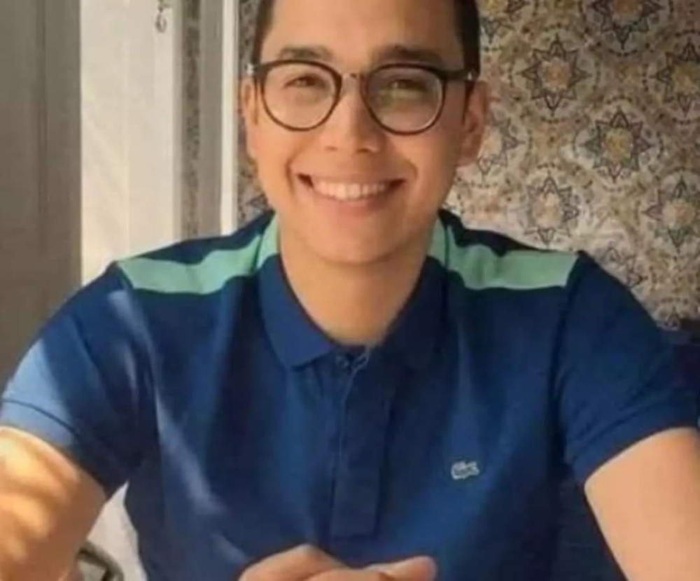 一對新人婚禮後，新郎哥i疑意猶未盡欲與朋友繼續狂歡，一起跳入泳池玩。