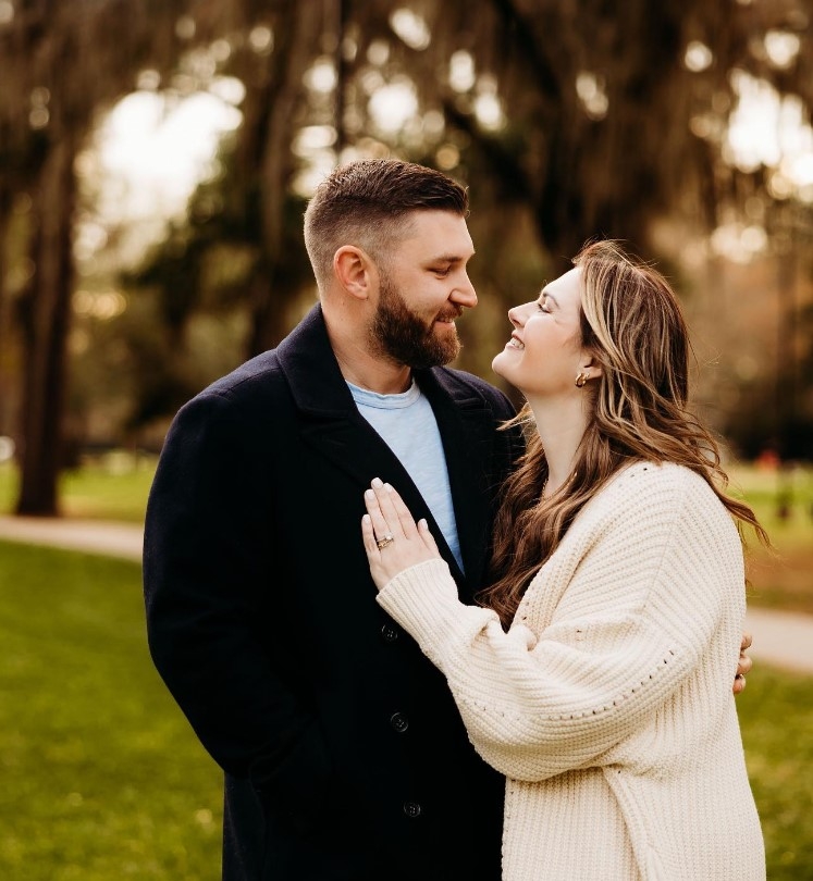 兩人原本計劃於2015年底結婚,未料卻在婚前數周,Haley患上卵巢癌第3C期。