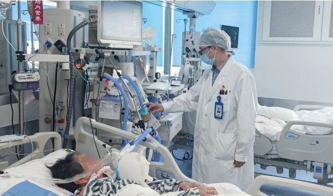 醫生最終確認導致中毒的罪魁禍首,推斷了中毒源頭就是隔夜的蛋炒飯。