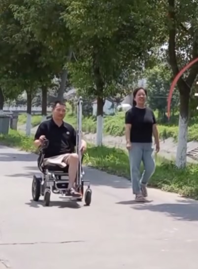 陳亮的病情每況癒下，醫生更是建議截肢，但是截肢了還不一定保得住。