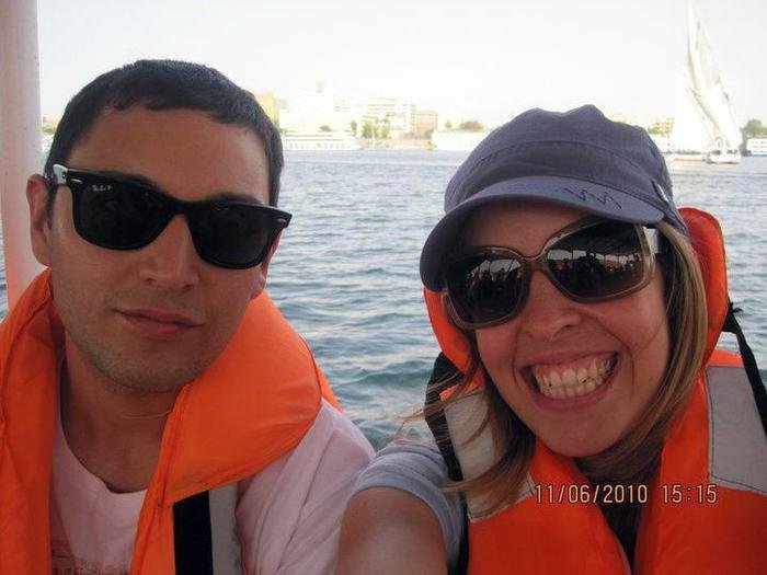 意大利男子Dimitri Fricano因與女友Erika Preti在度假期間發生爭執，Fricano一怒之下用剪刀狂刺了女友57刀，導致對方當場喪命。