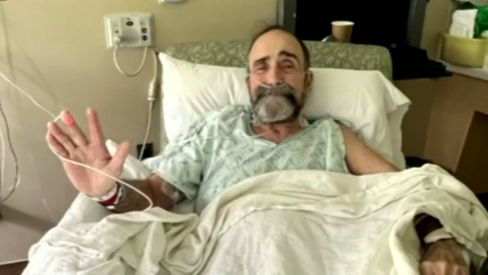 作為一名癌症患者的他不僅因為這次的醫療事故需要延遲治療,也因此導致體重暴跌40磅。