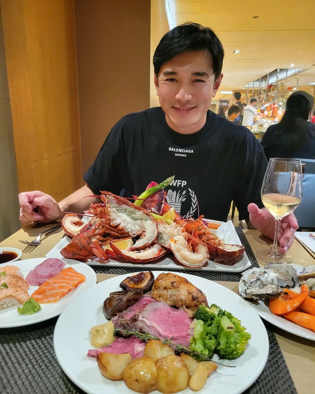 很多香港人都跟黃祥興一樣，每逢節日便會大吃大喝慶祝一番，為身體埋下計時炸彈。