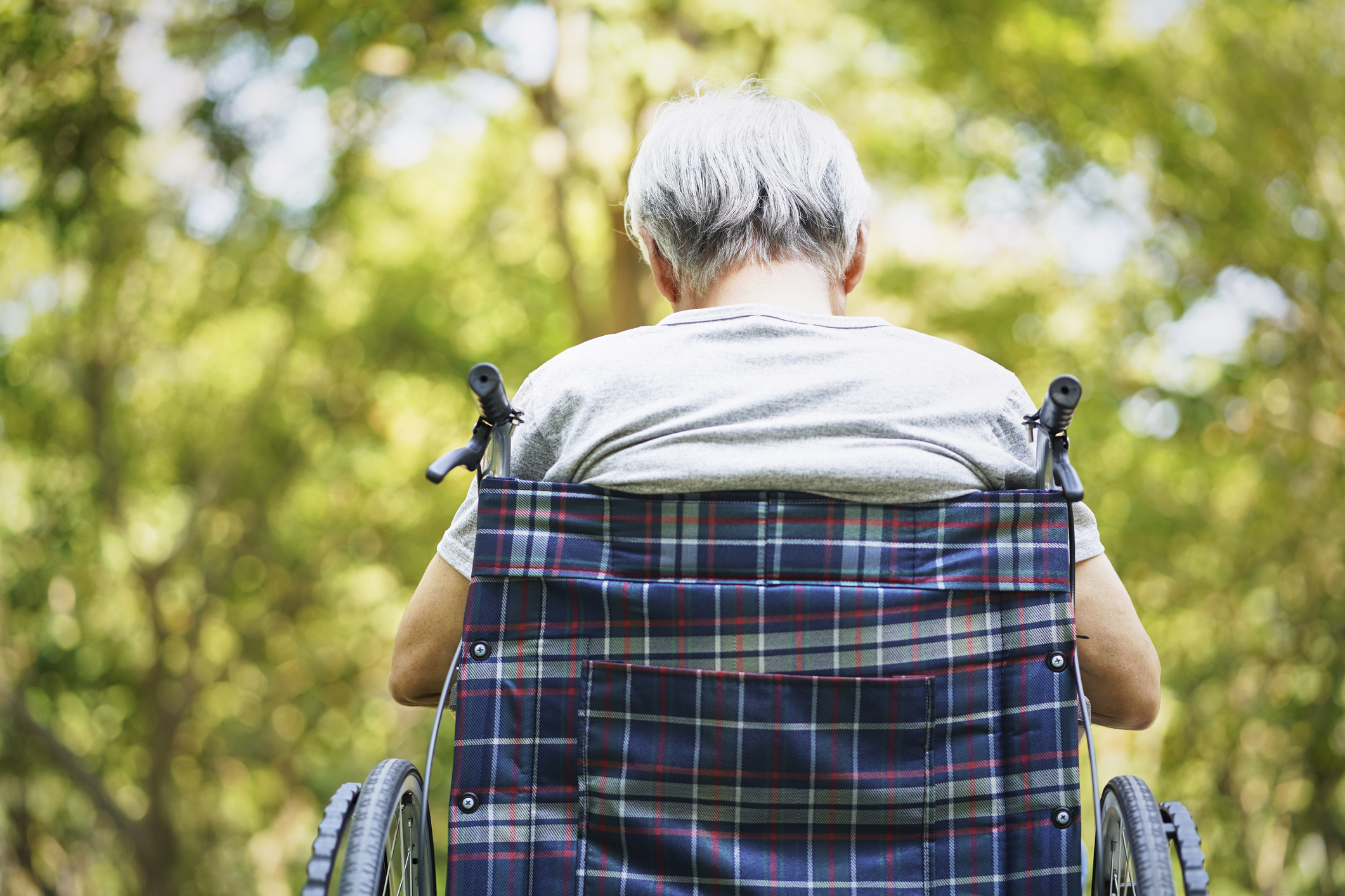 事主表示自己家中有一位94歲且患有腦退化的母親,生活上的大小事仍需要別人幫忙。