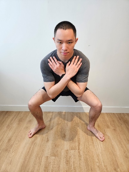 相撲深蹲的動作示範