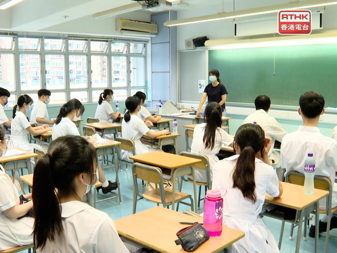 教育局日前(7日)回覆立法會書面質詢時表示,全港中小學,今年首11個月共匯報31宗學生懷疑自殺身亡個案,為過去5年最多,更較2018年全年14宗增加逾1倍,料受疫情及復常後學生需要面對較大的挑戰所影響。