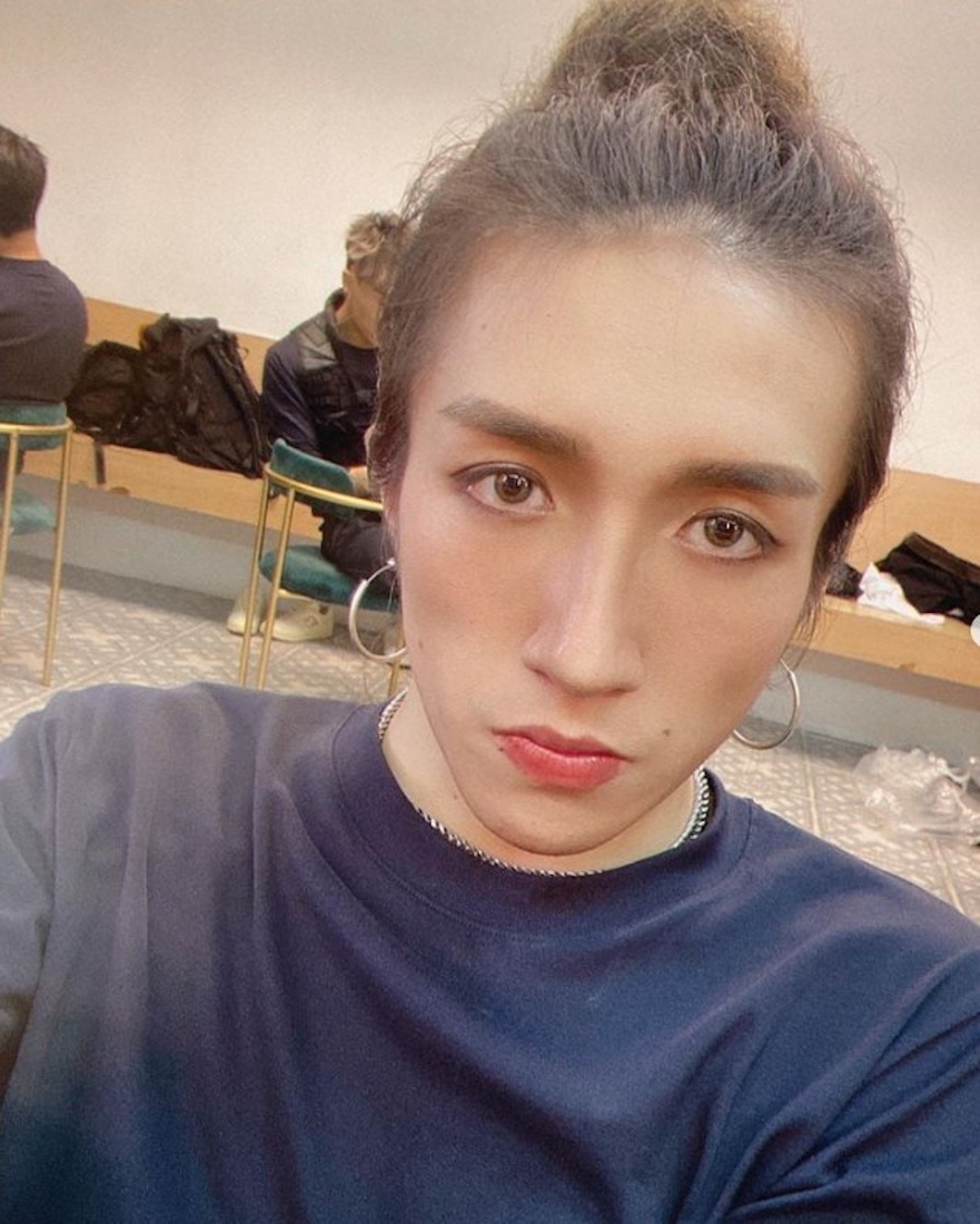 MIRROR紅館演唱會事故中嚴重受傷的舞蹈員李啟言(阿Mo)仍需留院,目前已經逾1年多的治療。