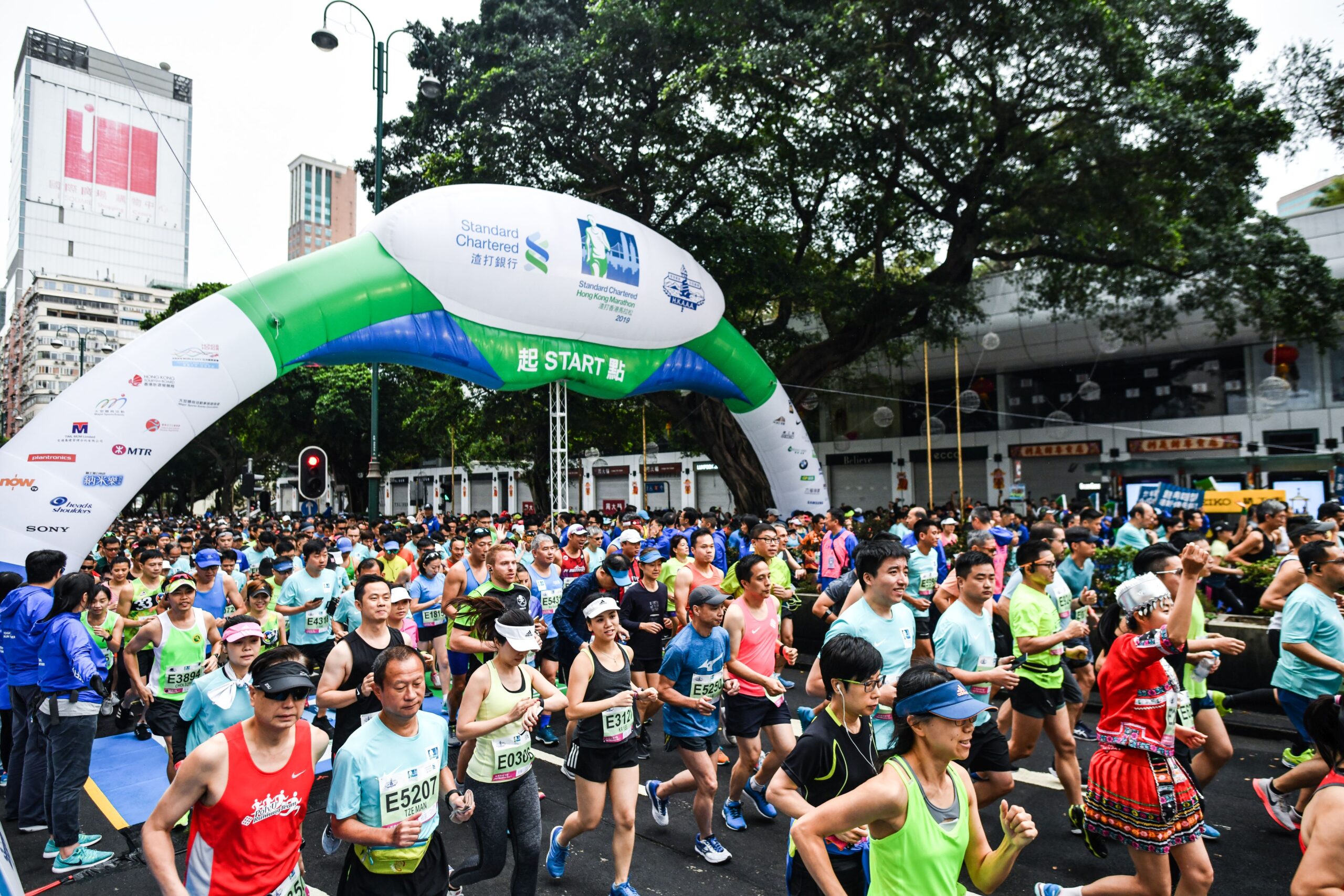 一年一度的大型馬拉松比賽於本周日(21日)舉行,可謂是本港一大盛事。