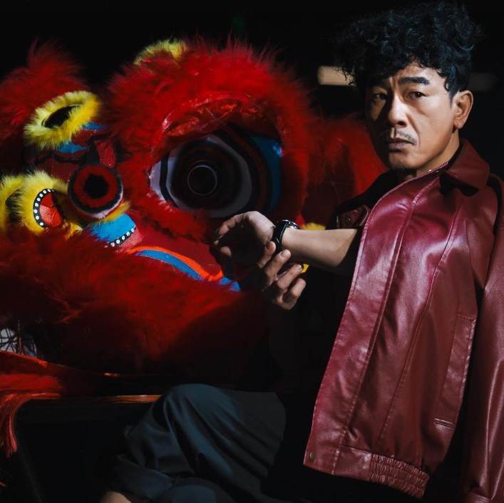 陳小春出演內地人氣動畫電影改編的舞台劇《雄獅少年》在廣州公演，目前僅演出數日已大受好評。