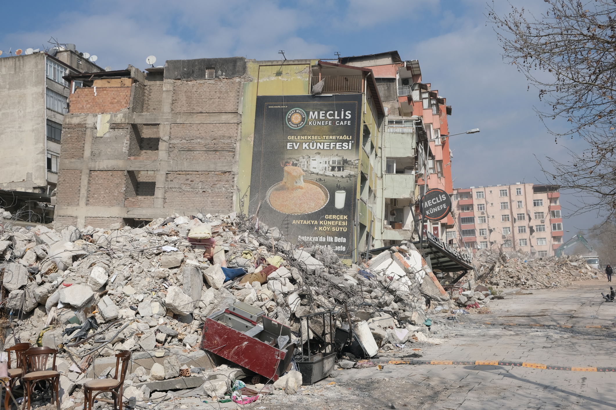 2023年2月6日凌晨4點17分,土耳其南部接壤敘利亞邊境發生了7.8級的強烈地震,導致多人傷亡。