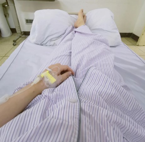 32歲內地女子在小紅書發文,分享自己在罹患卵巢癌後6年內復發3次的親身經歷。