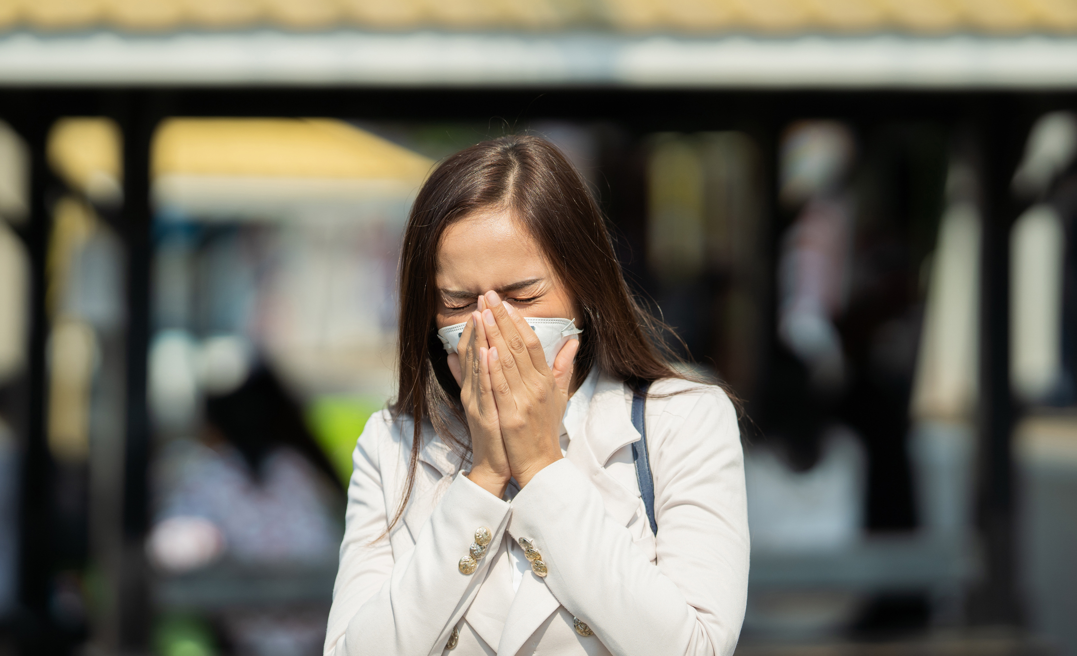 佩戴口罩也能預防呼吸道傳染病,口罩能有效的減少病原體傳播。