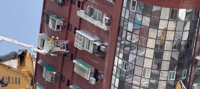 台灣花蓮地區發生7.2規模強烈地震，地震發生之時，多處建築感受到震動，其中有不少建築物發生傾斜與坍塌。