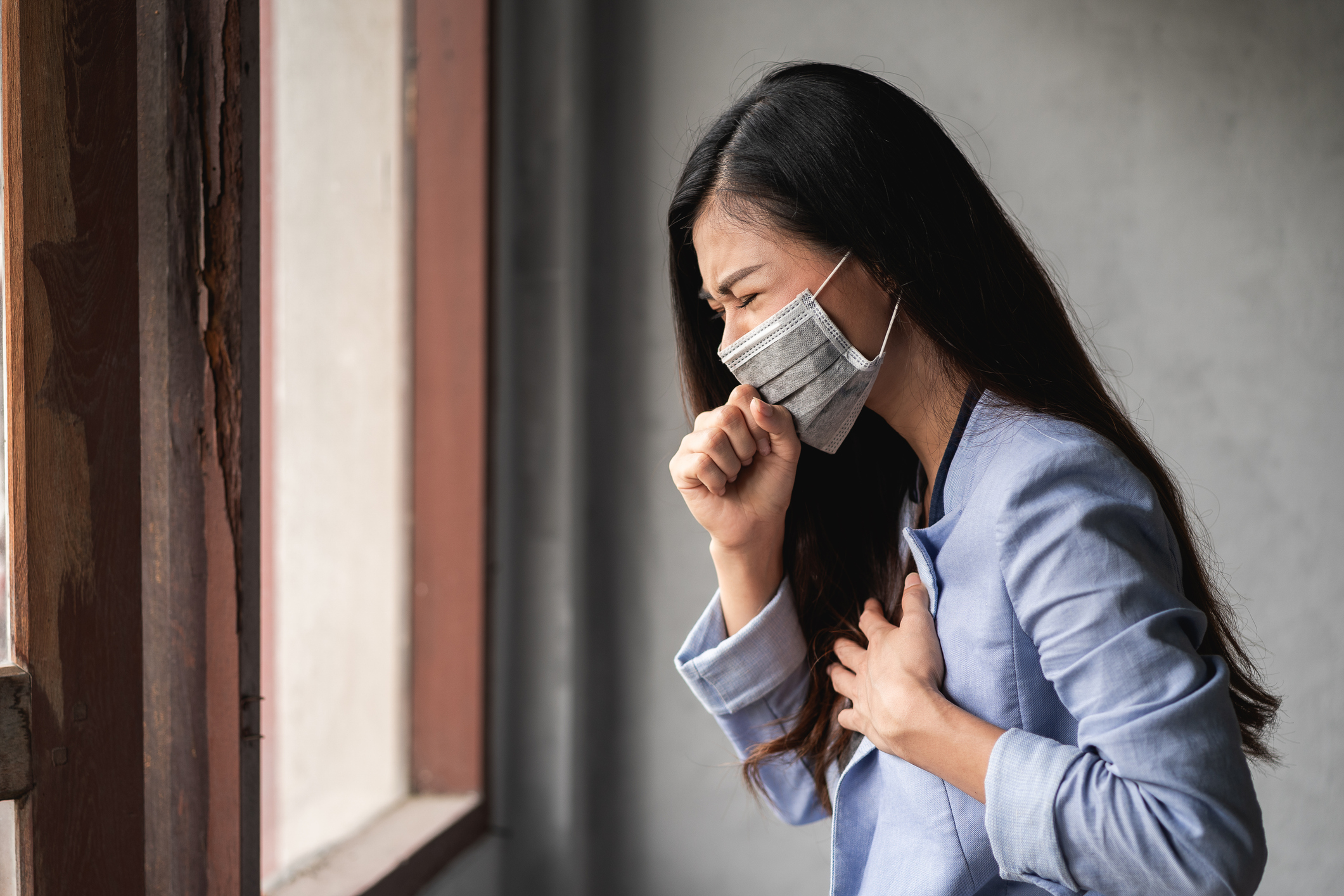 美國疾病控制及預防中心指出,如過量接觸多氯聯苯會導致肝與皮膚受損,並同時還會造成呼吸系統異常。