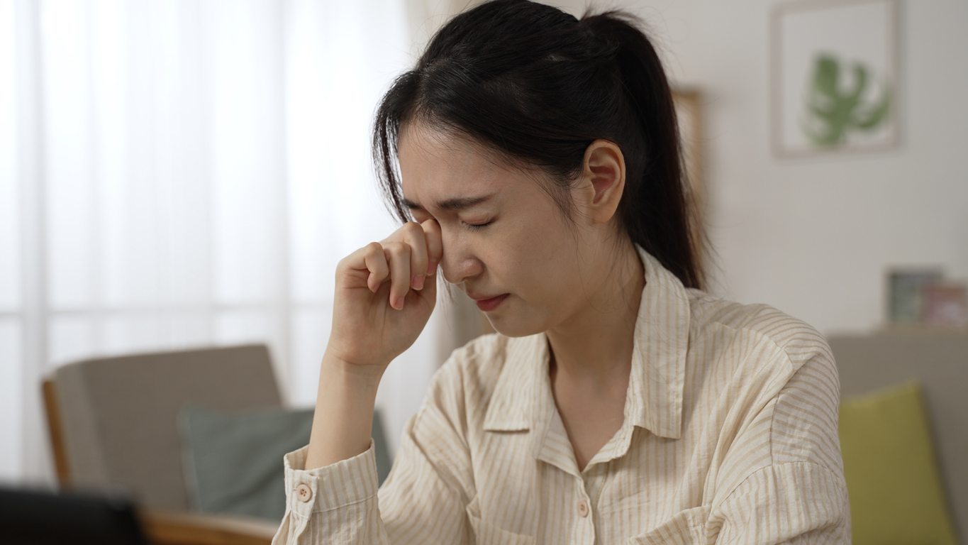 後來，事主做了兩次的血液檢查、核磁影像掃描、乾眼症測試，最終確診患上乾燥症