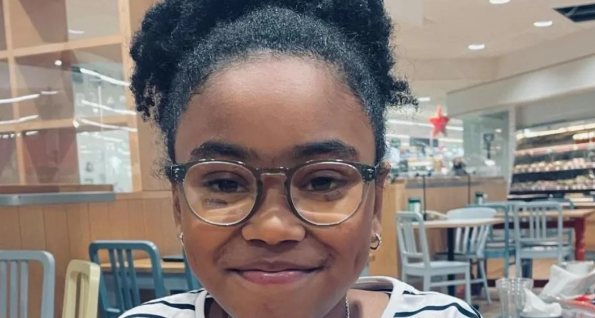 來自英國的11歲女童在2020年3月期間出現偏頭痛、胃痛等症狀,當時因此只是服用了治療偏頭痛與胃病的止痛藥。