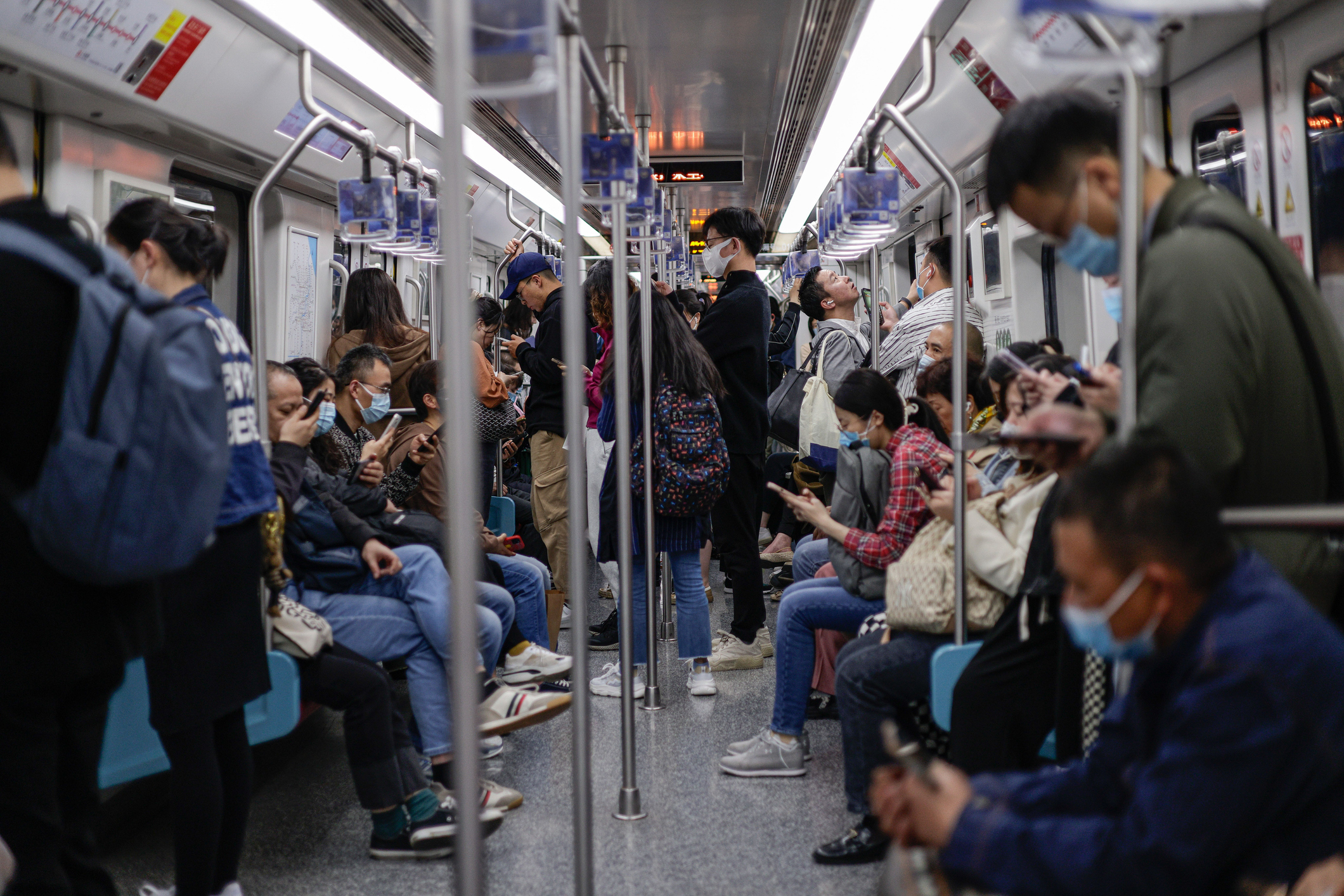 甲型流感容易在密集的人群中散播