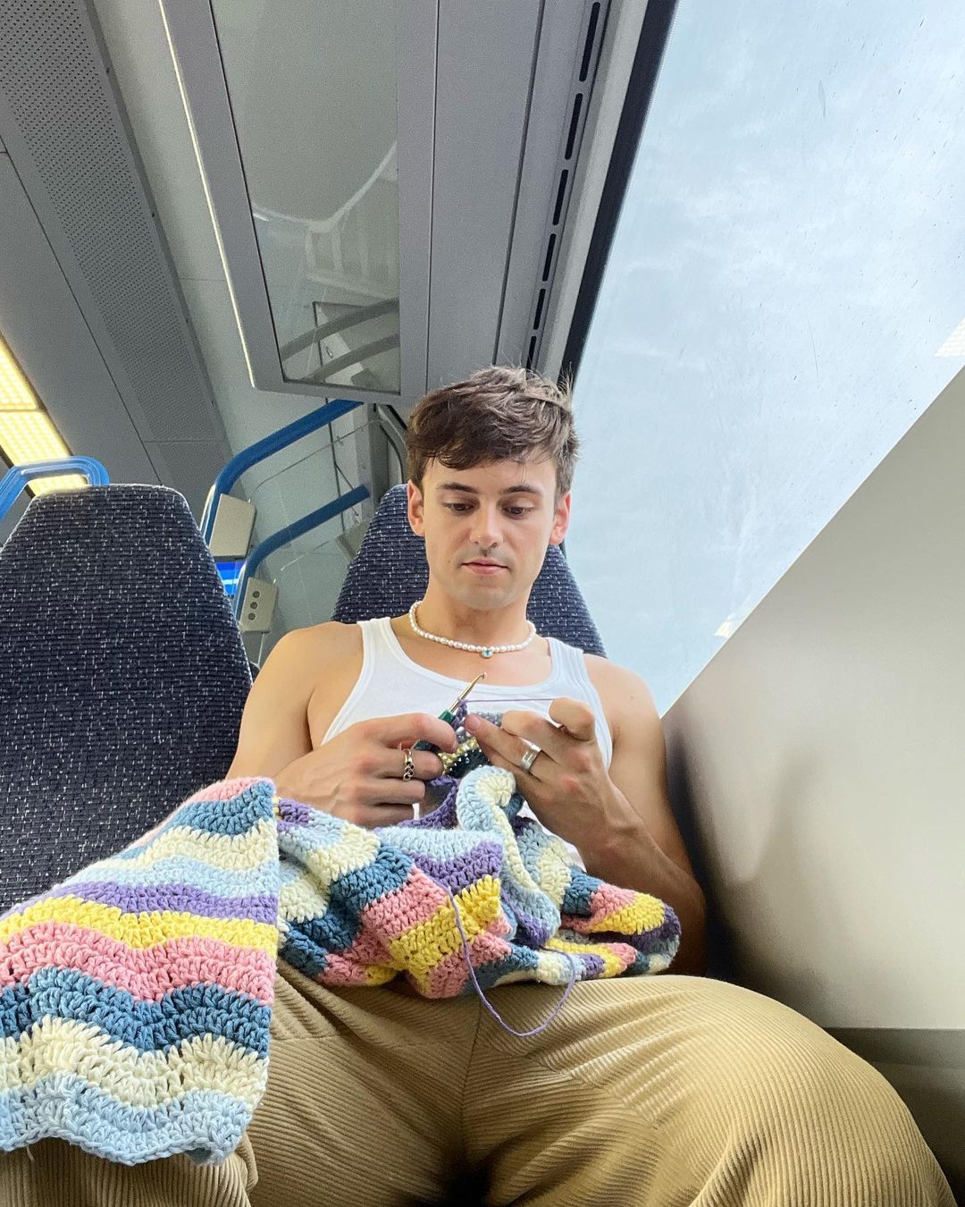 英國跳水王子Tom Daley,同時是一位熱愛針織的愛好者。