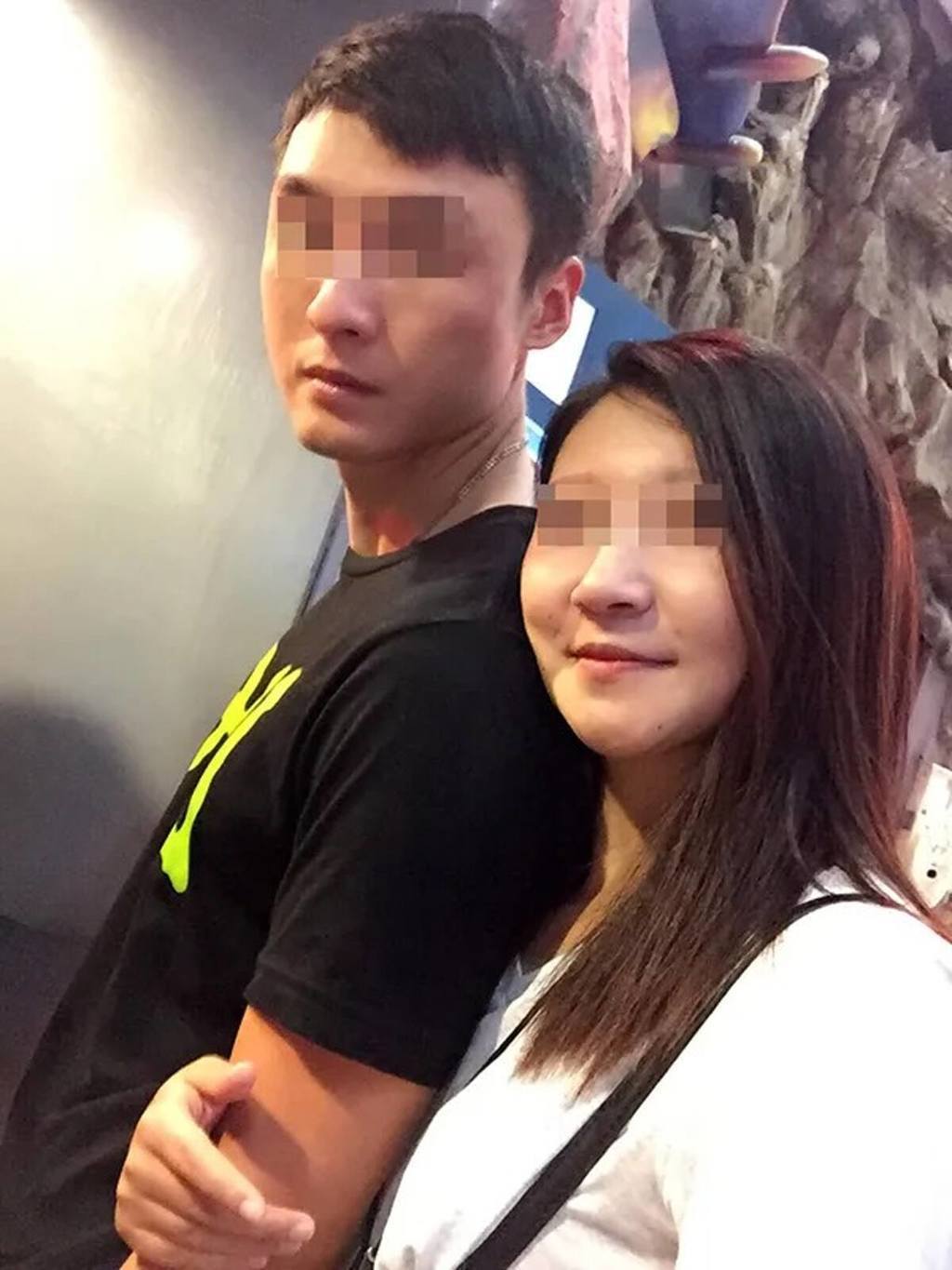 2019年6月9日,當時正懷孕3個多月的王暖暖,與認識不久即閃婚的新婚老公到泰國旅遊,不過,她不幸從泰國烏汶府帕登國家公園懸崖上高達34公尺的地方墜落。