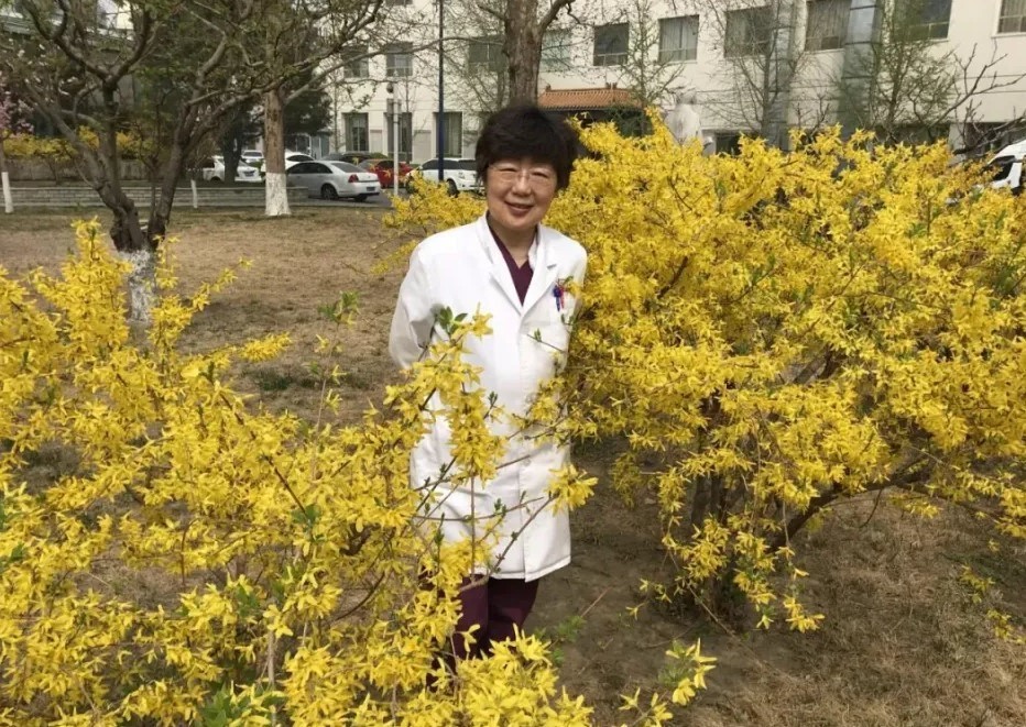 北京醫科大學附設北京佑安醫院婦產科原主任楊虹醫生,10月18日凌晨因先天性多囊肝及多囊腎病情惡化,不幸離世,終年64歲。