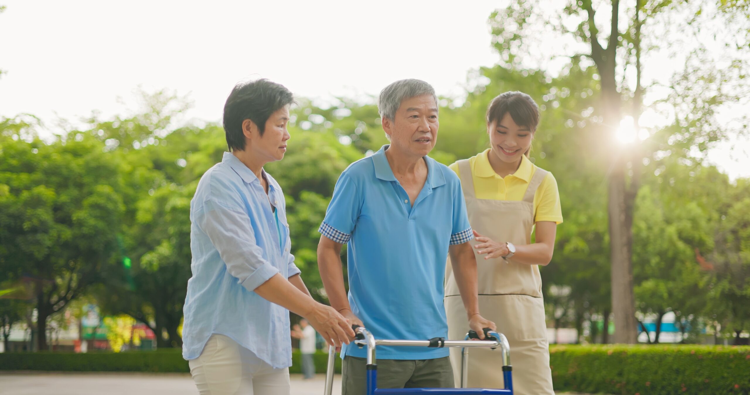 社會上有不少支援服務，與照顧者同行。