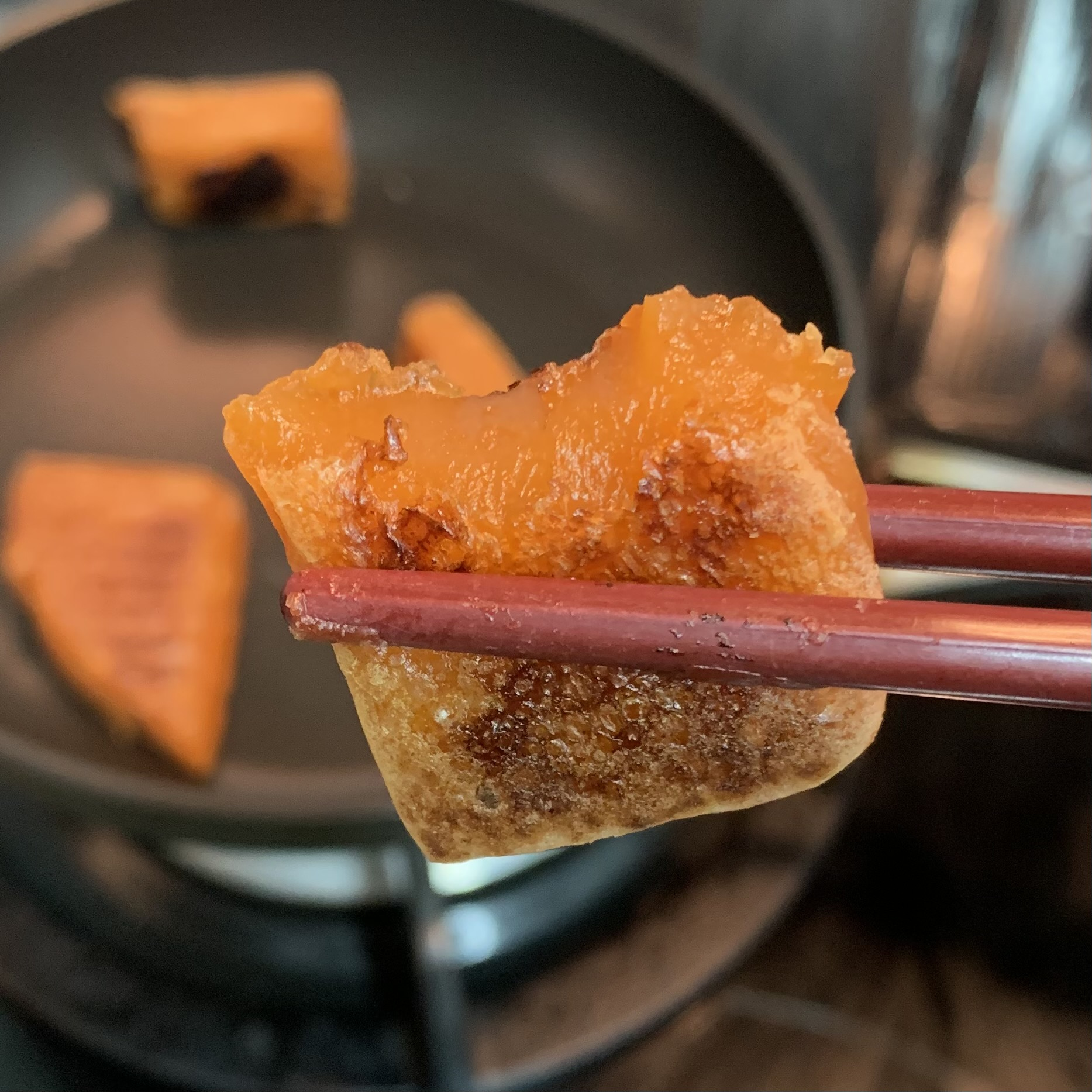 焦糖年糕寓意步步高升,是迎接新年的必備佳品。