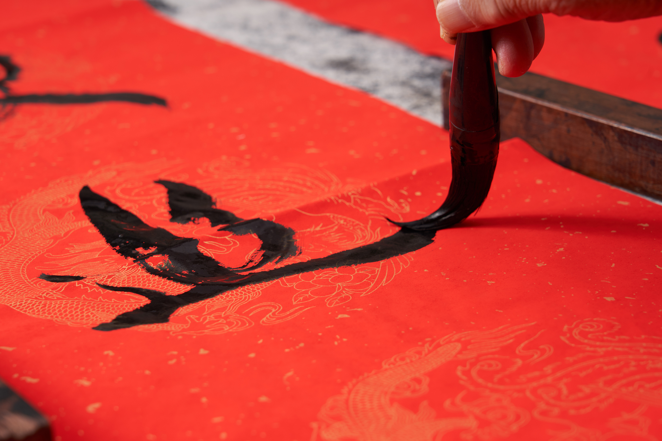 成語是賀詞的基石，展現出大氣且深厚的文化底蘊。