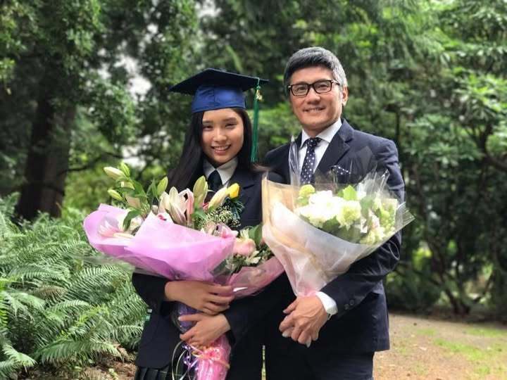 包小柏對女兒最大的遺憾,便是因為工作錯過了與她的許多時光