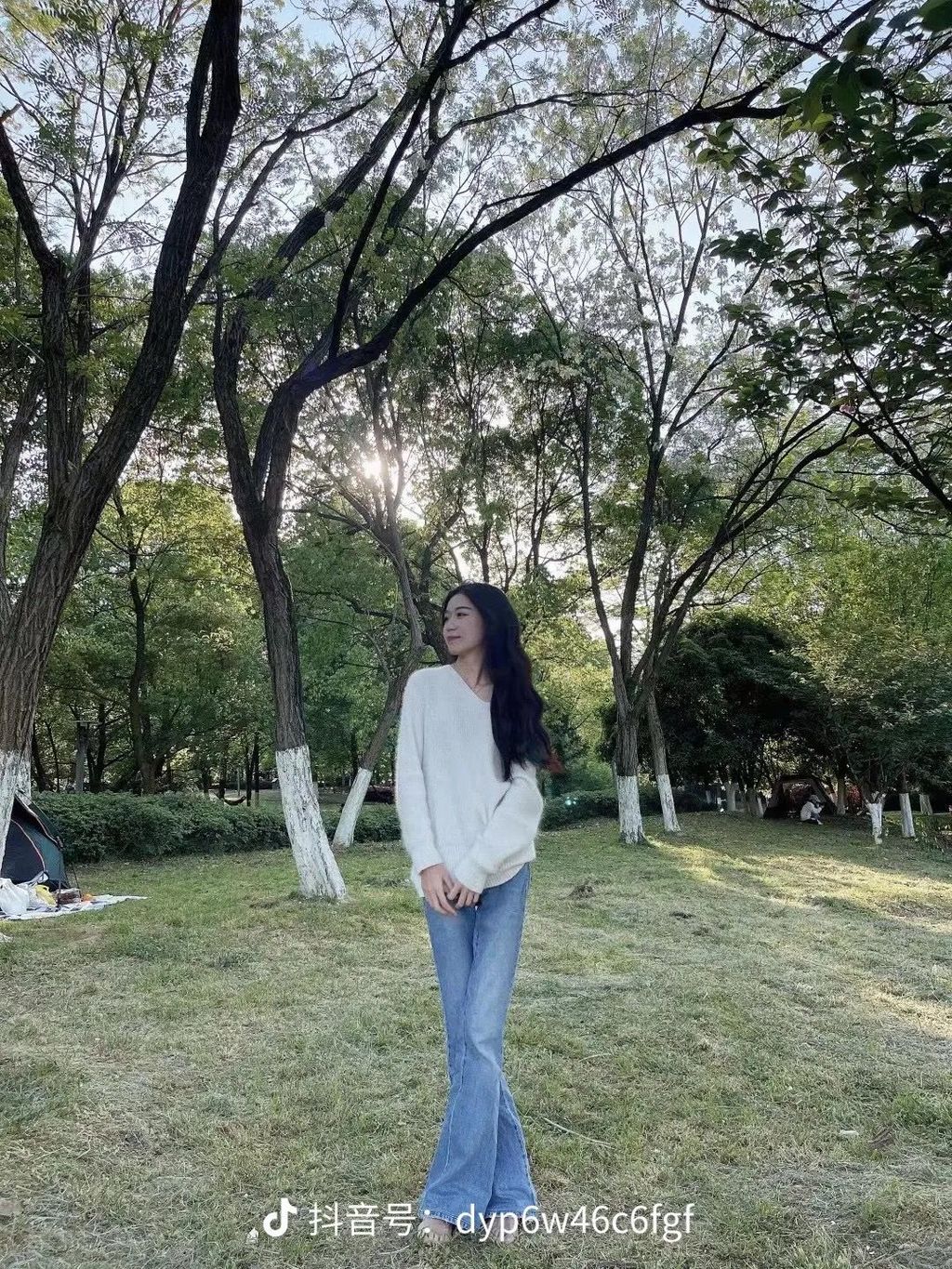 小黃的哥哥提及,妹妹生前一直樂觀向上,從確診到離世已經有10年,她從未在家人面前流露過悲傷,反而一直安慰著他們。