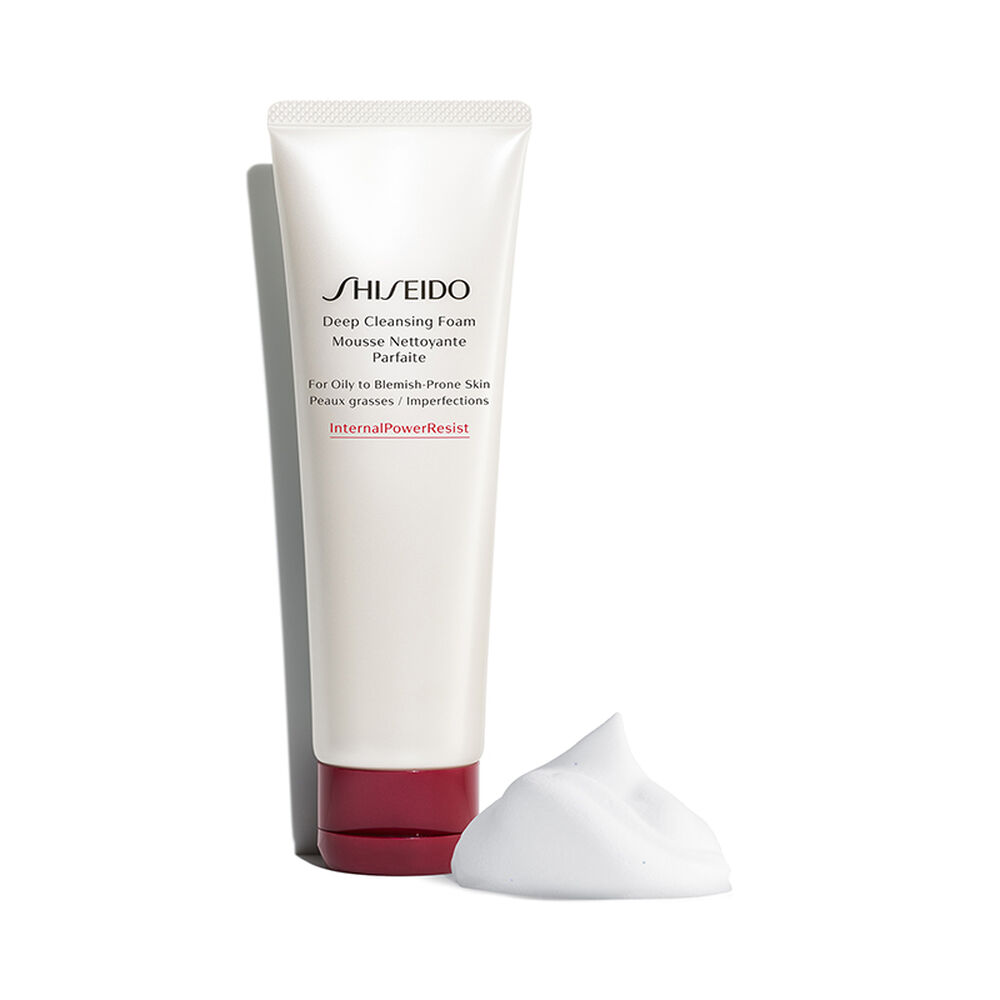Shiseido 深層防禦潔面泡沫。